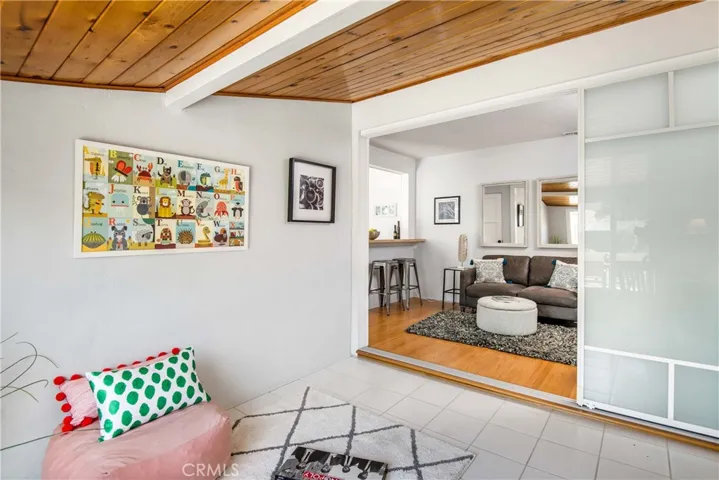 6223 Farmdale Avenue, North Hollywood, California 91606