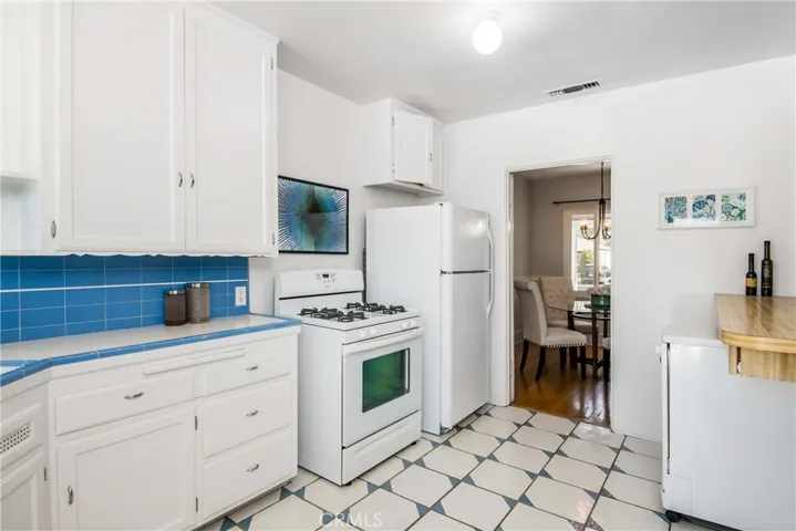 6223 Farmdale Avenue, North Hollywood, California 91606