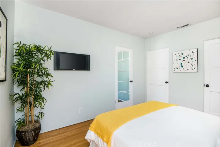 6223 Farmdale Avenue, North Hollywood, California 91606