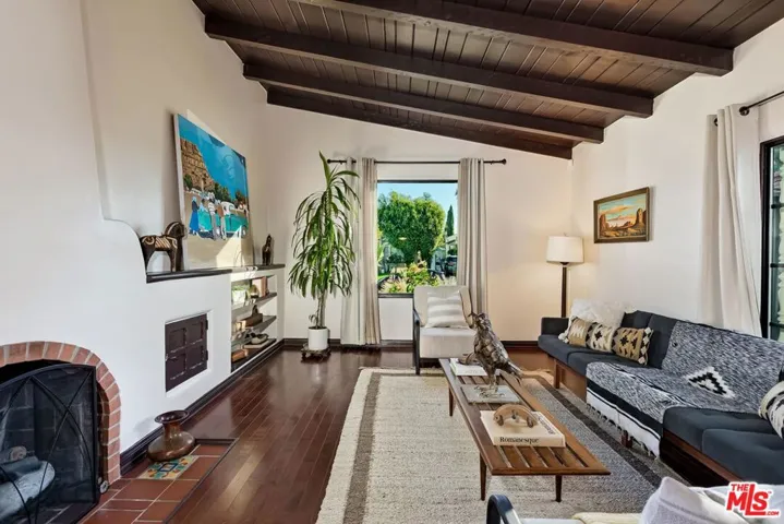 8955 Beverlywood Street, Los Angeles, California 90034