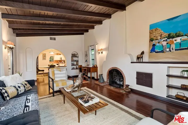 8955 Beverlywood Street, Los Angeles, California 90034