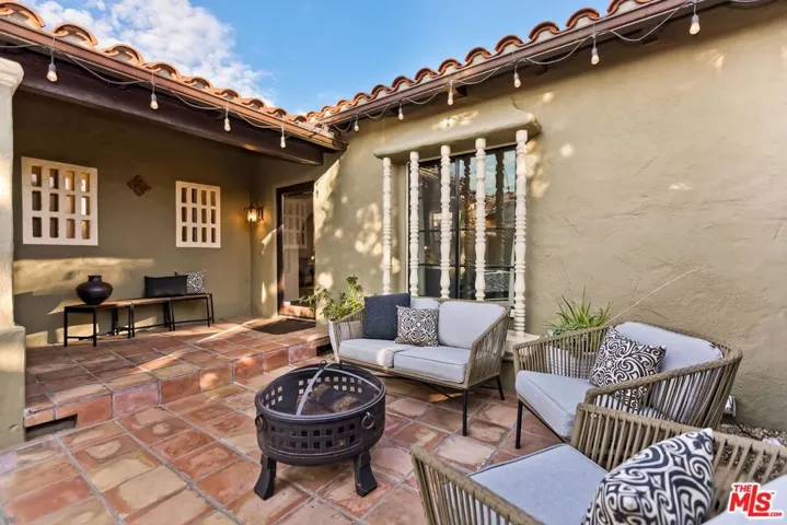 8955 Beverlywood Street, Los Angeles, California 90034