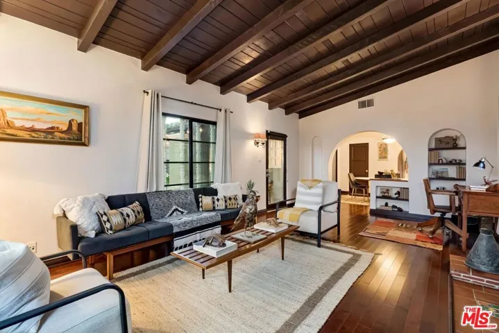 8955 Beverlywood Street, Los Angeles, California 90034
