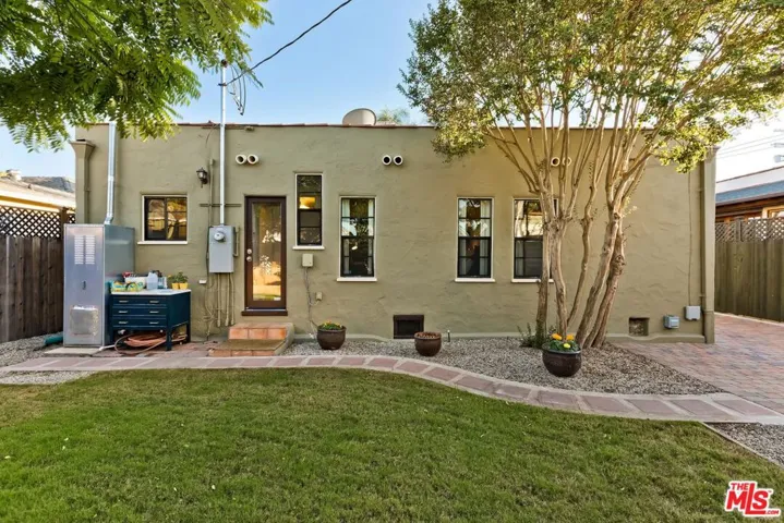 8955 Beverlywood Street, Los Angeles, California 90034