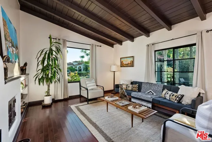 8955 Beverlywood Street, Los Angeles, California 90034