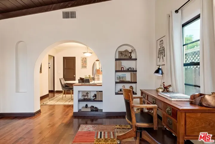 8955 Beverlywood Street, Los Angeles, California 90034