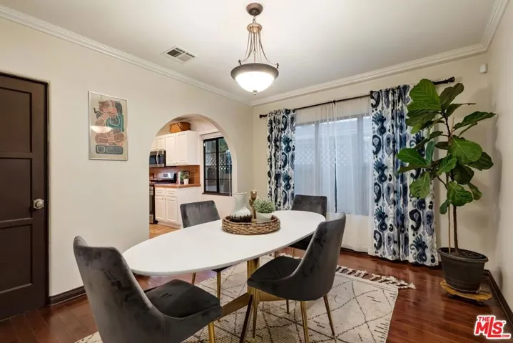 8955 Beverlywood Street, Los Angeles, California 90034