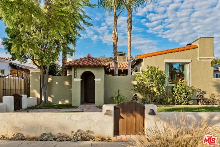 8955 Beverlywood Street, Los Angeles, California 90034