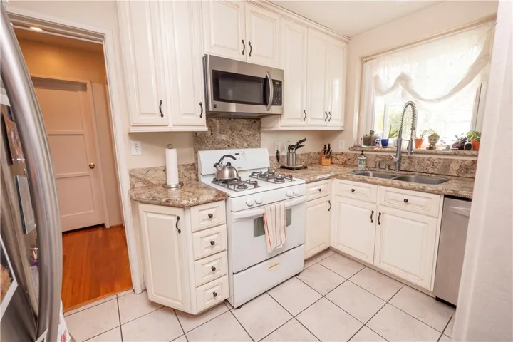 6429 W 86th Place, Westchester, California 90045