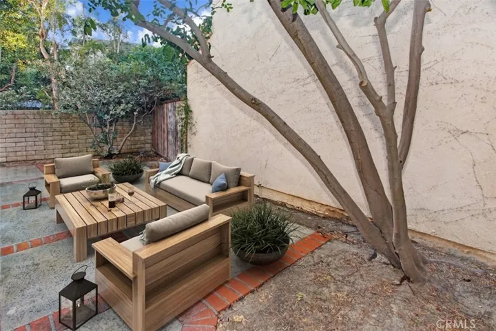 4333 Willow Glen Street, Calabasas, California 91302