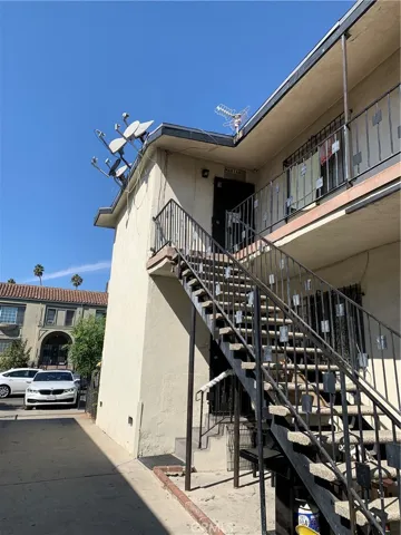 910 S Catalina Street, Los Angeles, California 90006