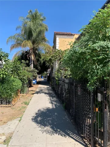 910 S Catalina Street, Los Angeles, California 90006
