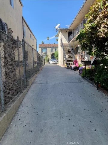 910 S Catalina Street, Los Angeles, California 90006
