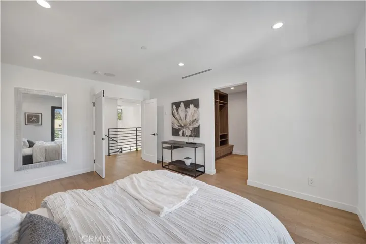 1041 E Palm Avenue, Burbank, California 91501