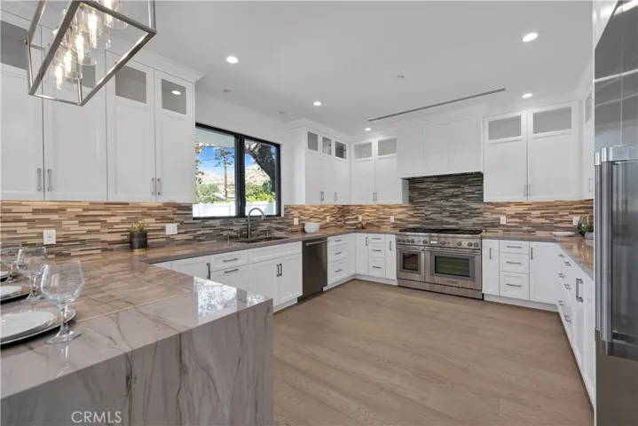 1041 E Palm Avenue, Burbank, California 91501