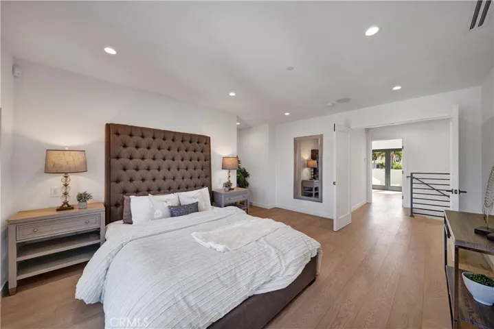 1041 E Palm Avenue, Burbank, California 91501