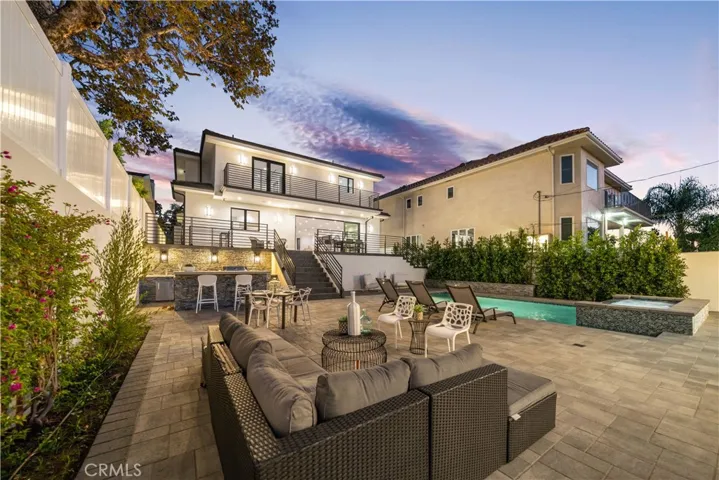 1041 E Palm Avenue, Burbank, California 91501