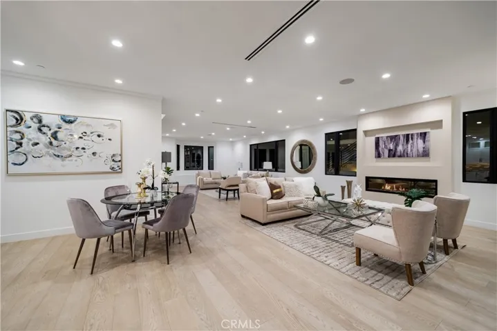 1041 E Palm Avenue, Burbank, California 91501