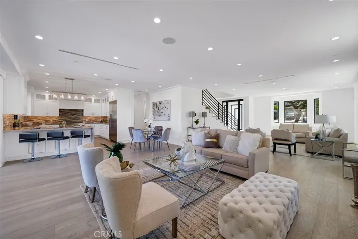 1041 E Palm Avenue, Burbank, California 91501