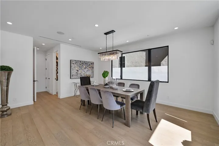1041 E Palm Avenue, Burbank, California 91501