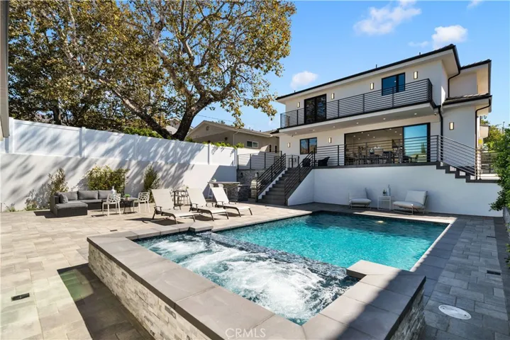 1041 E Palm Avenue, Burbank, California 91501