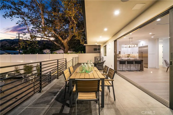 1041 E Palm Avenue, Burbank, California 91501