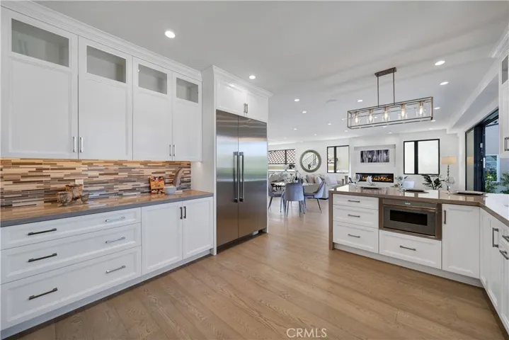 1041 E Palm Avenue, Burbank, California 91501
