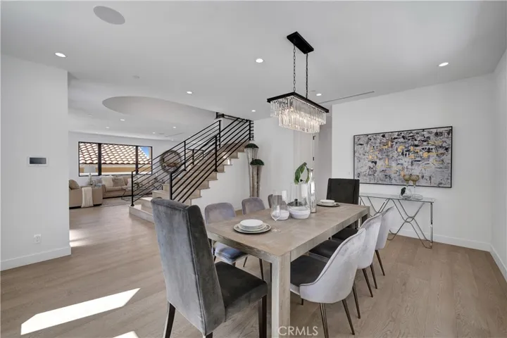 1041 E Palm Avenue, Burbank, California 91501