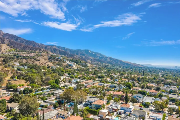 1041 E Palm Avenue, Burbank, California 91501