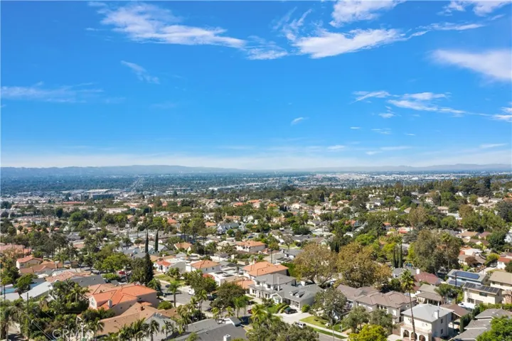 1041 E Palm Avenue, Burbank, California 91501