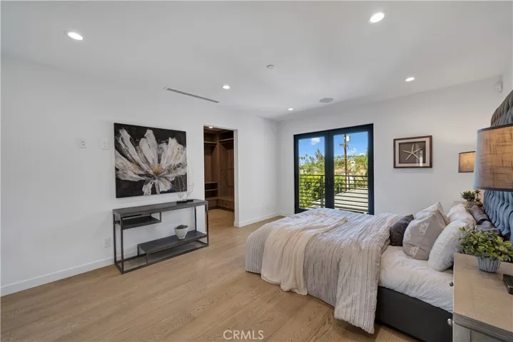 1041 E Palm Avenue, Burbank, California 91501