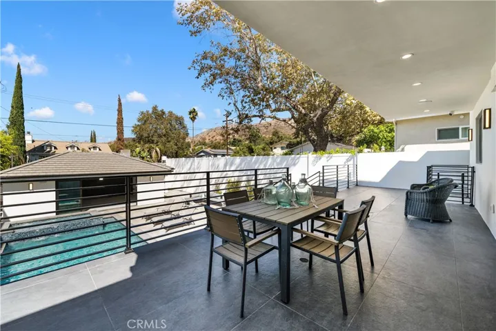 1041 E Palm Avenue, Burbank, California 91501