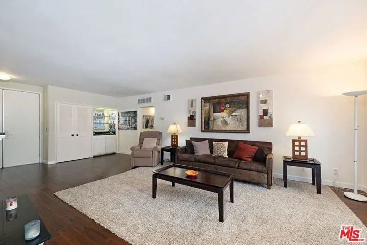 836 S Bundy Drive 405, Los Angeles, California 90049