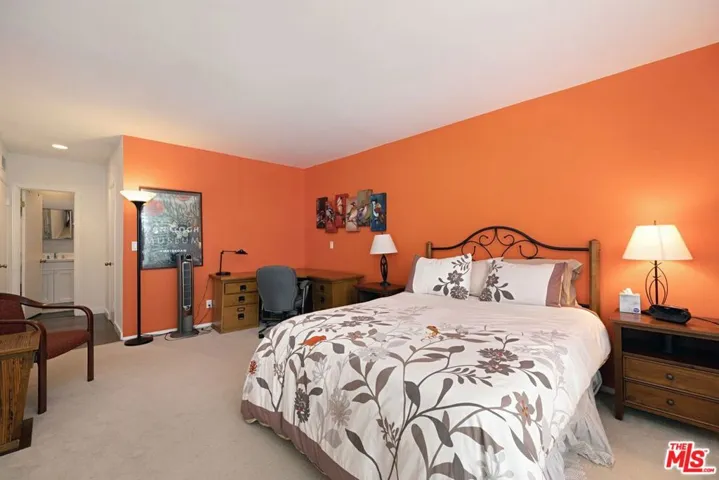 836 S Bundy Drive 405, Los Angeles, California 90049