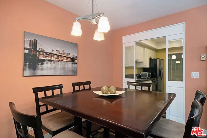 836 S Bundy Drive 405, Los Angeles, California 90049