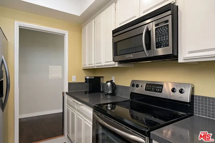 836 S Bundy Drive 405, Los Angeles, California 90049