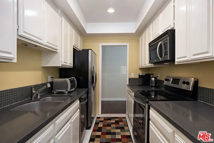 836 S Bundy Drive 405, Los Angeles, California 90049