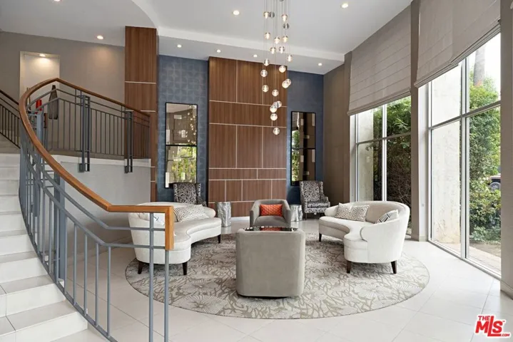 836 S Bundy Drive 405, Los Angeles, California 90049