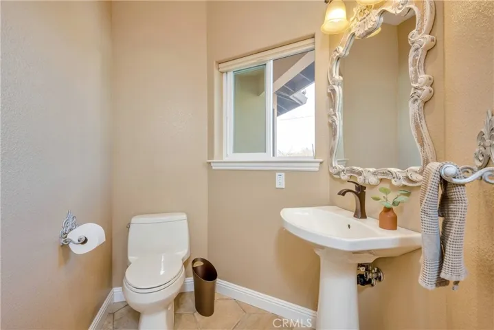21882 Yankee Valley Road, Hidden Valley Lake, California 95467