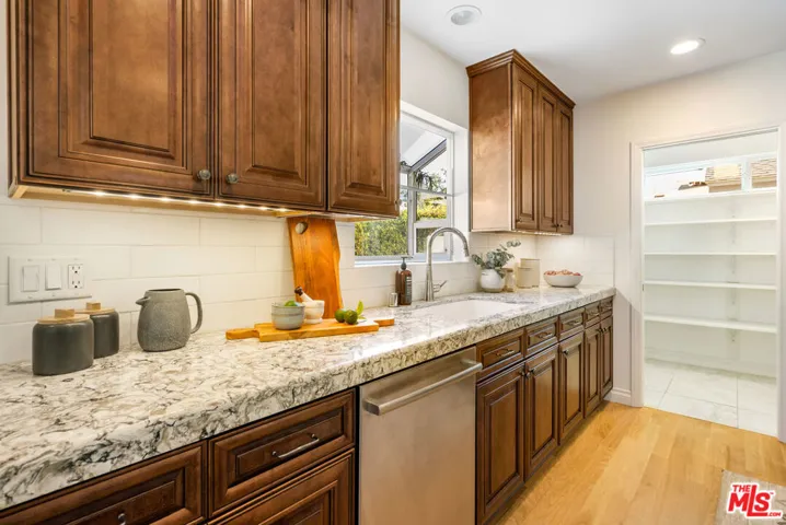 6429 W 87th Place, Los Angeles, California 90045