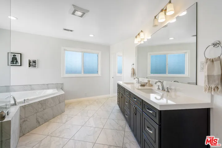 6429 W 87th Place, Los Angeles, California 90045