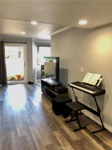1530 261st Street 105, Harbor City, California 90710