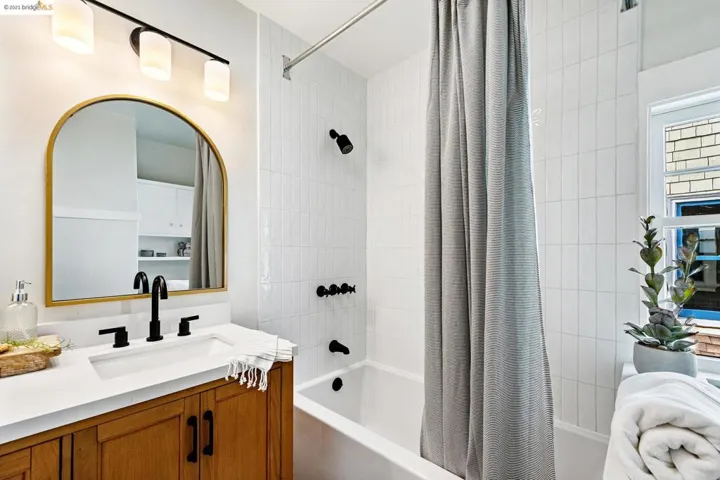 5841 Colby St, Oakland, California 94618