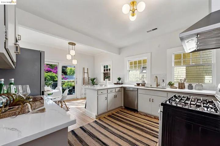 5841 Colby St, Oakland, California 94618