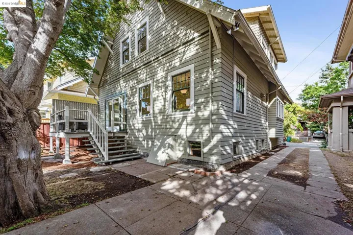 5841 Colby St, Oakland, California 94618