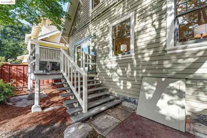 5841 Colby St, Oakland, California 94618