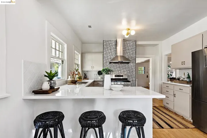 5841 Colby St, Oakland, California 94618