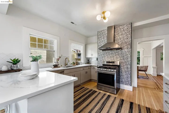 5841 Colby St, Oakland, California 94618