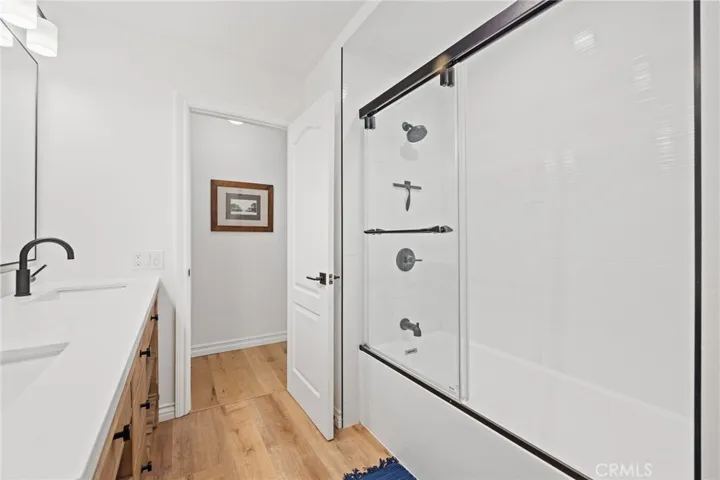 Upstairs hall bath