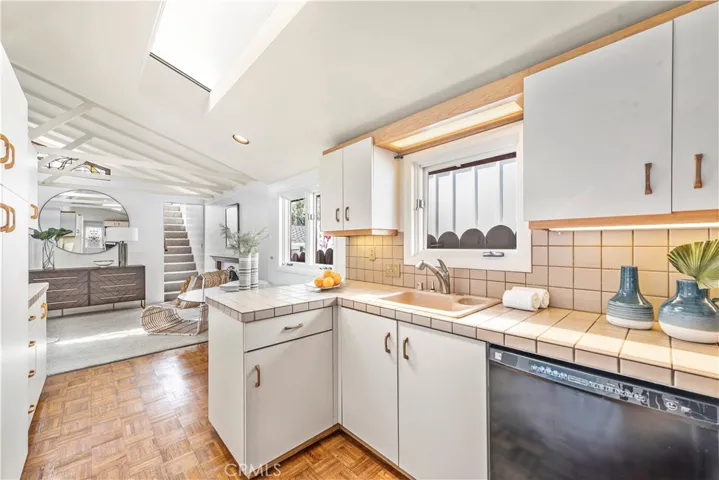 1436 Glenneyre Street, Laguna Beach, California 92651